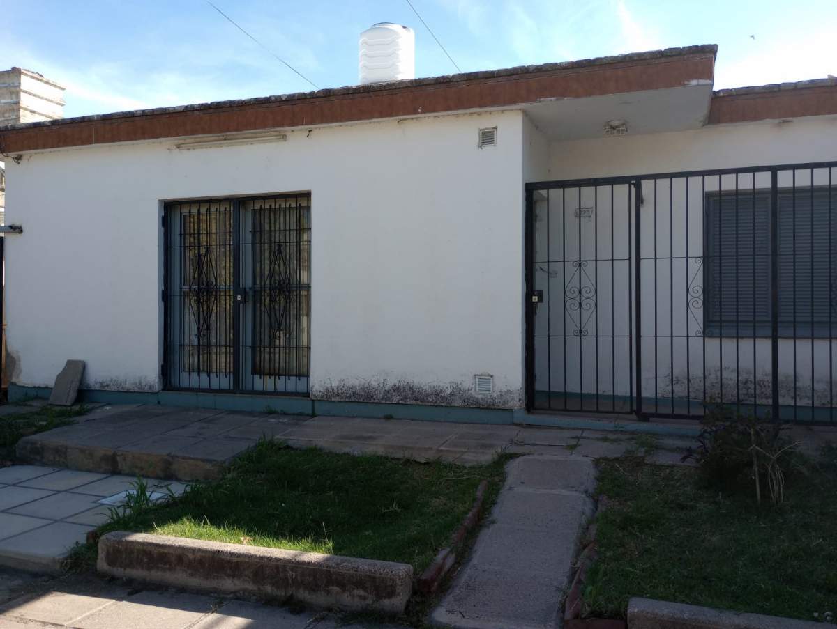 Ok VENDO Casa 2 Dorm. Mas Casa 3 Dorm. Barrio Los Gigantes