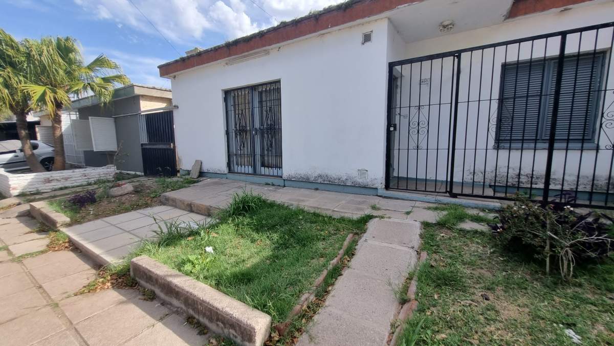 Ok VENDO Casa 2 Dorm. Mas Casa 3 Dorm. Barrio Los Gigantes