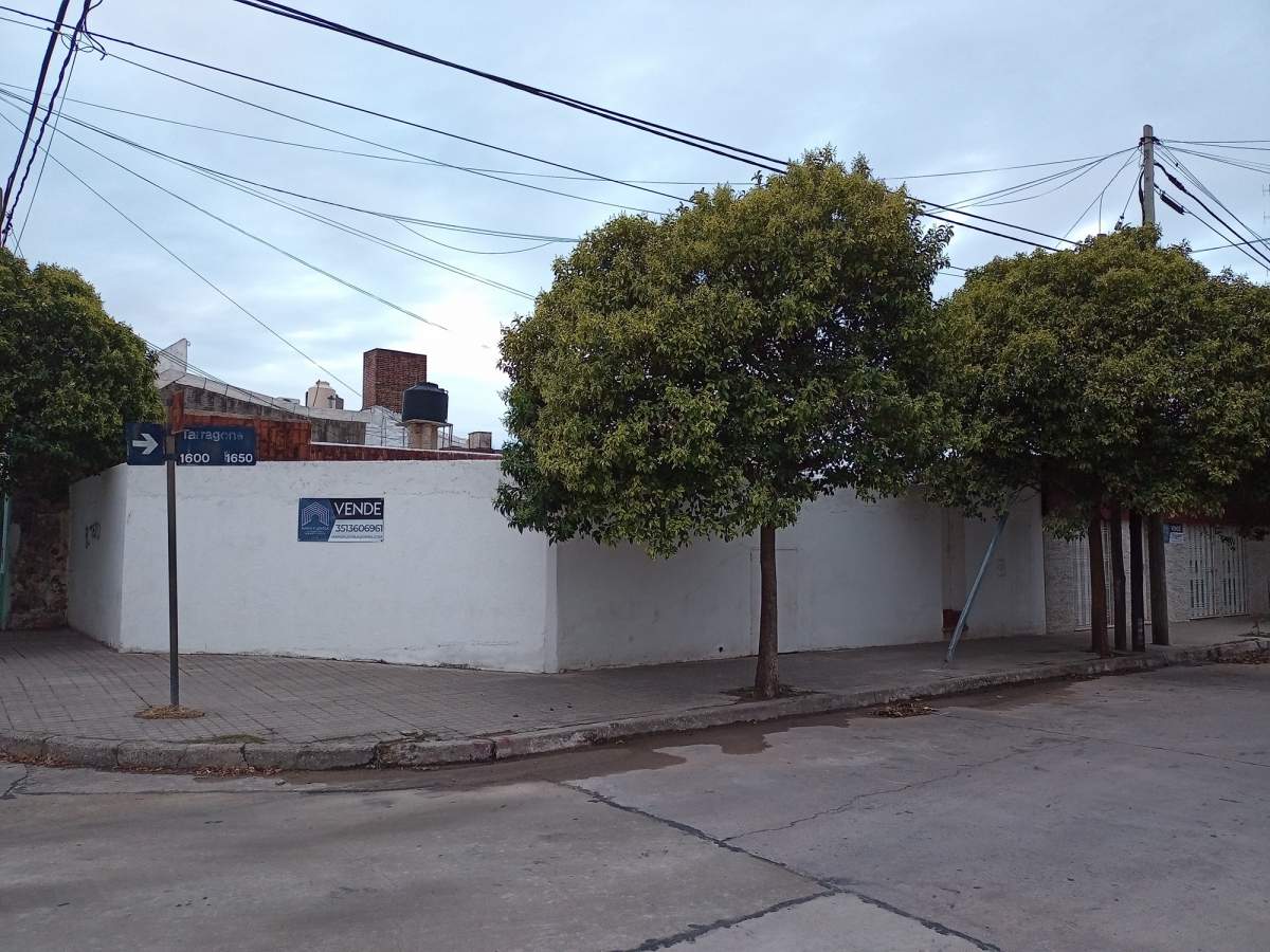 Casa en venta, 3 dormitorios, 3 baños en Barrio Crisol Sud (Apta Credito Bancor)