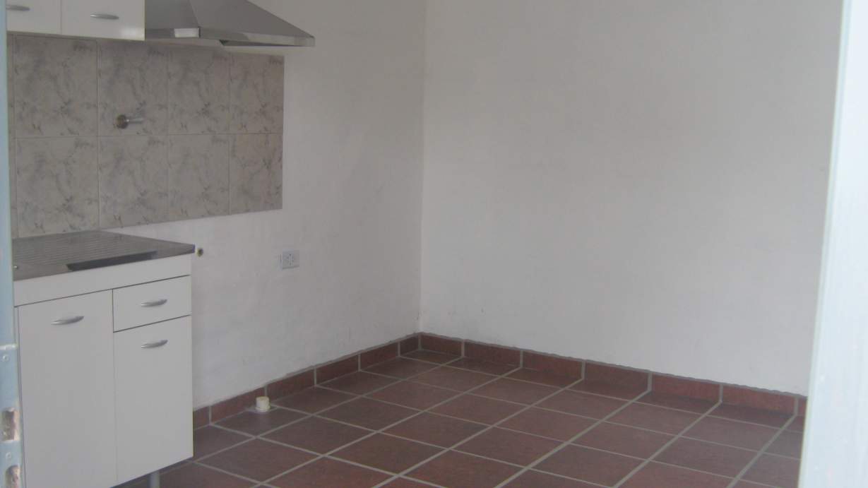 VENDO CASA- DPTO  TERRENO- (AL LIMITE ENTRE V. RIVERA INDARTE Y SALDÁN)