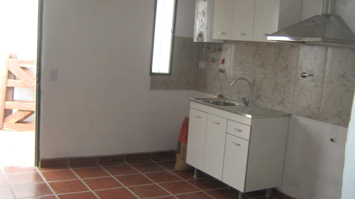 VENDO CASA- DPTO  TERRENO- (AL LIMITE ENTRE V. RIVERA INDARTE Y SALDÁN)