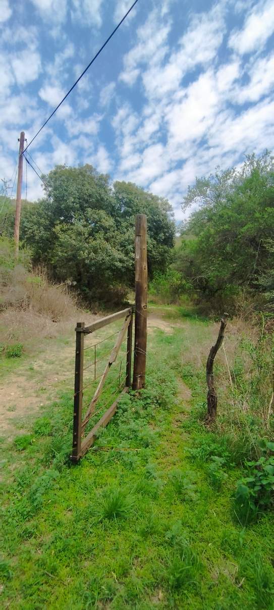 7 Ha La Serranita , escritura todos los servicios , 300 mts del rio !!!!