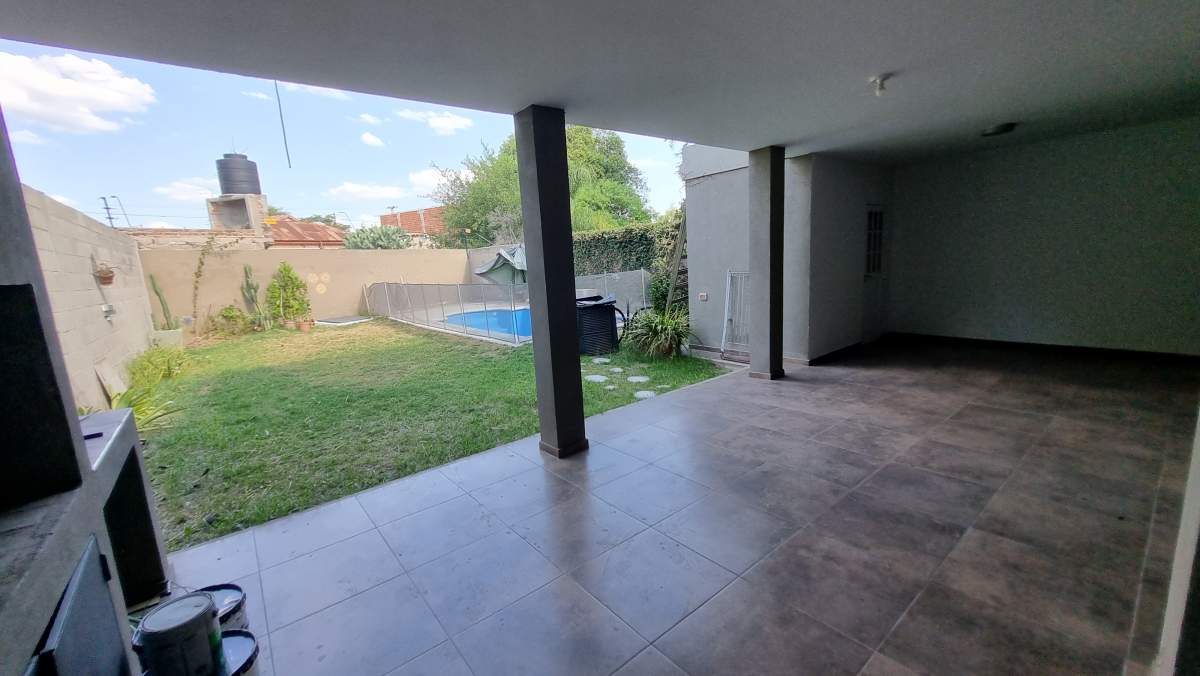 APTO BANCOR Vendo Casa 3 Dorm con Pileta Solares de Santa Maria 3