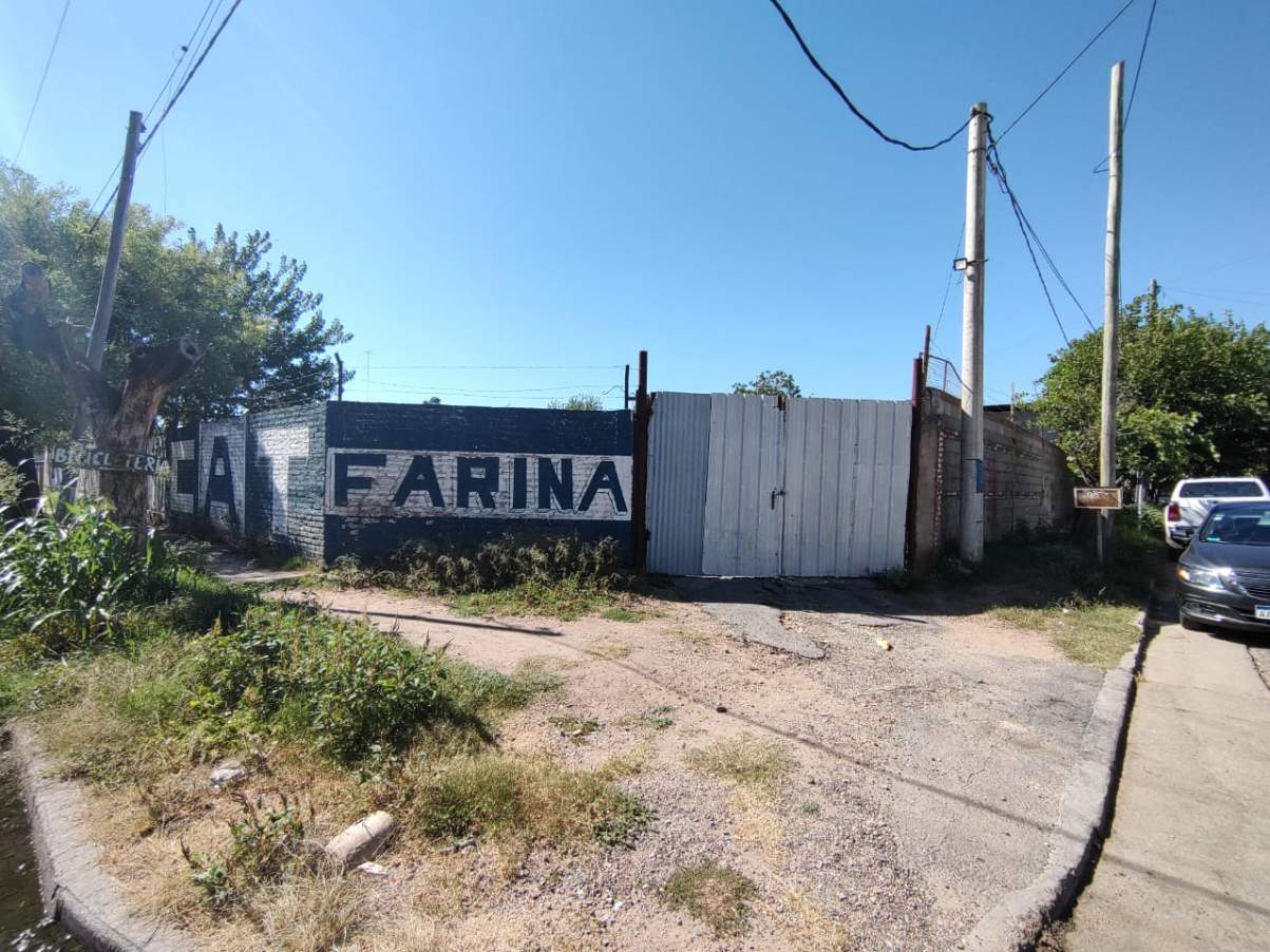 ALQUILO GALPON A CUADRAS AV. VELEZ SARSFIELD (zona sur) - MTS DE CIRCUNVALACION