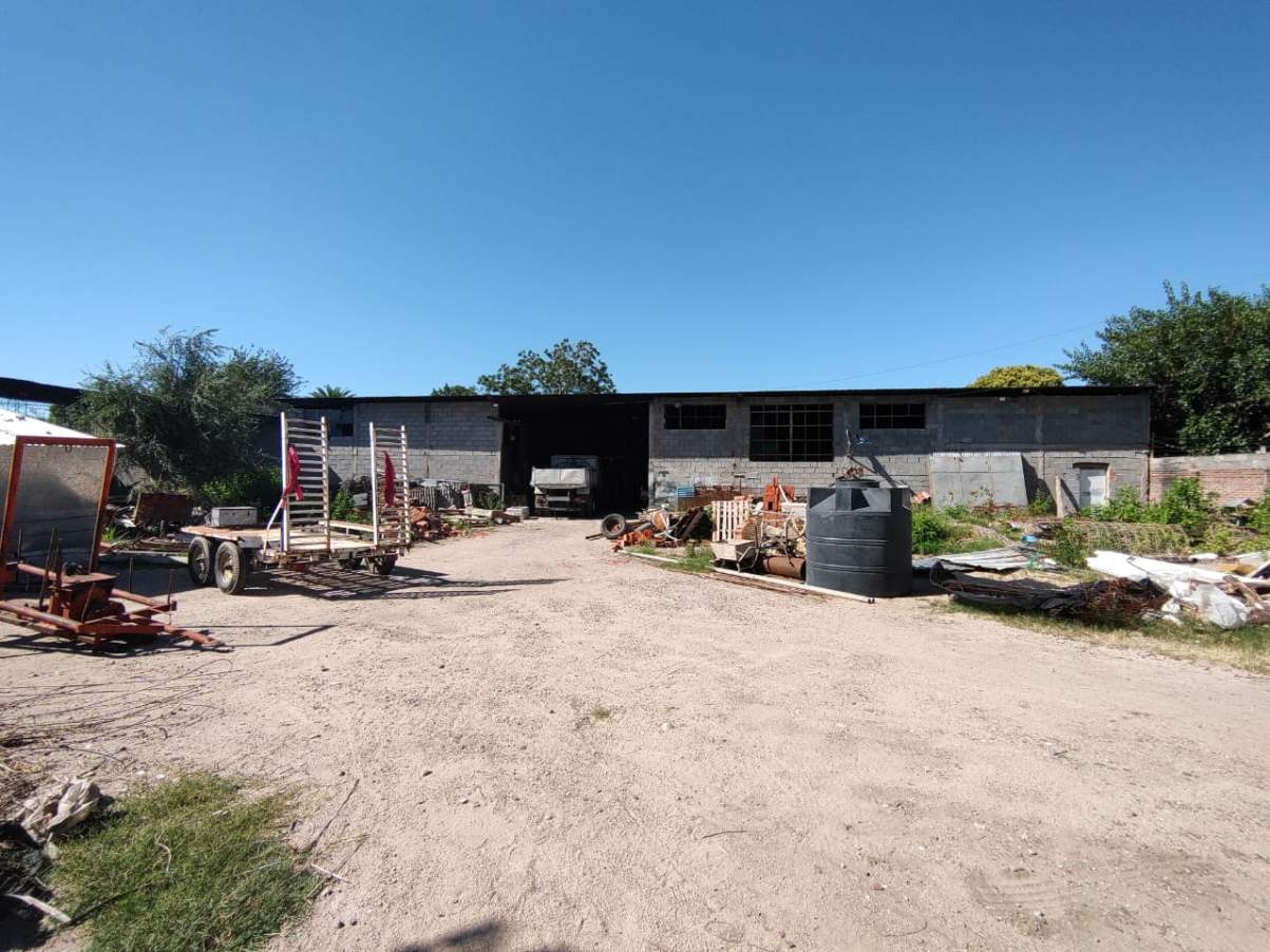 ALQUILO GALPON A CUADRAS AV. VELEZ SARSFIELD (zona sur) - MTS DE CIRCUNVALACION