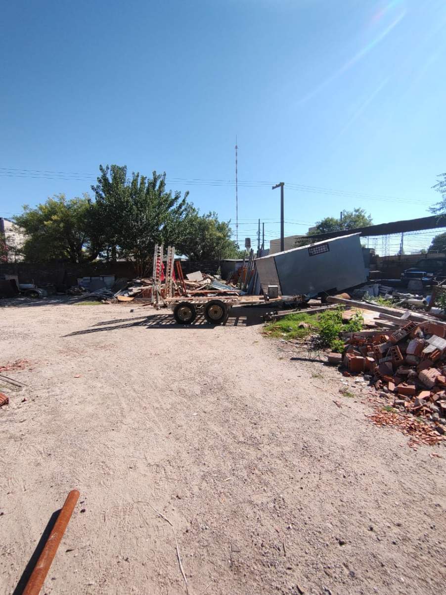 ALQUILO GALPON A CUADRAS AV. VELEZ SARSFIELD (zona sur) - MTS DE CIRCUNVALACION