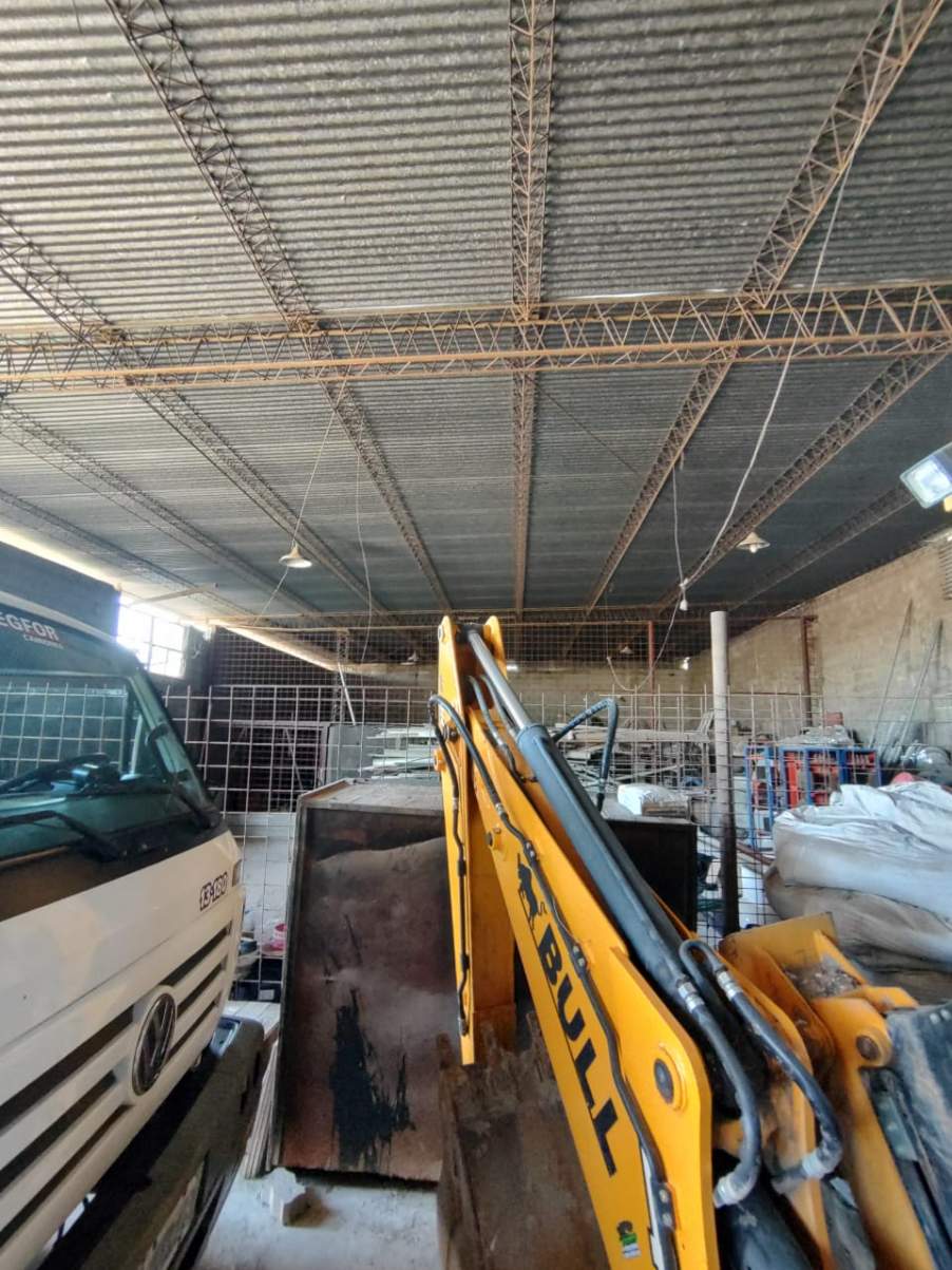 ALQUILO GALPON A CUADRAS AV. VELEZ SARSFIELD (zona sur) - MTS DE CIRCUNVALACION
