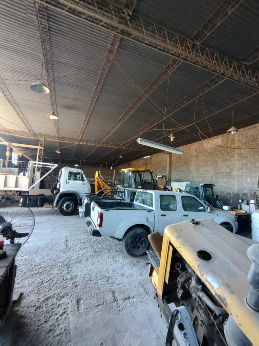 ALQUILO GALPON A CUADRAS AV. VELEZ SARSFIELD (zona sur) - MTS DE CIRCUNVALACION