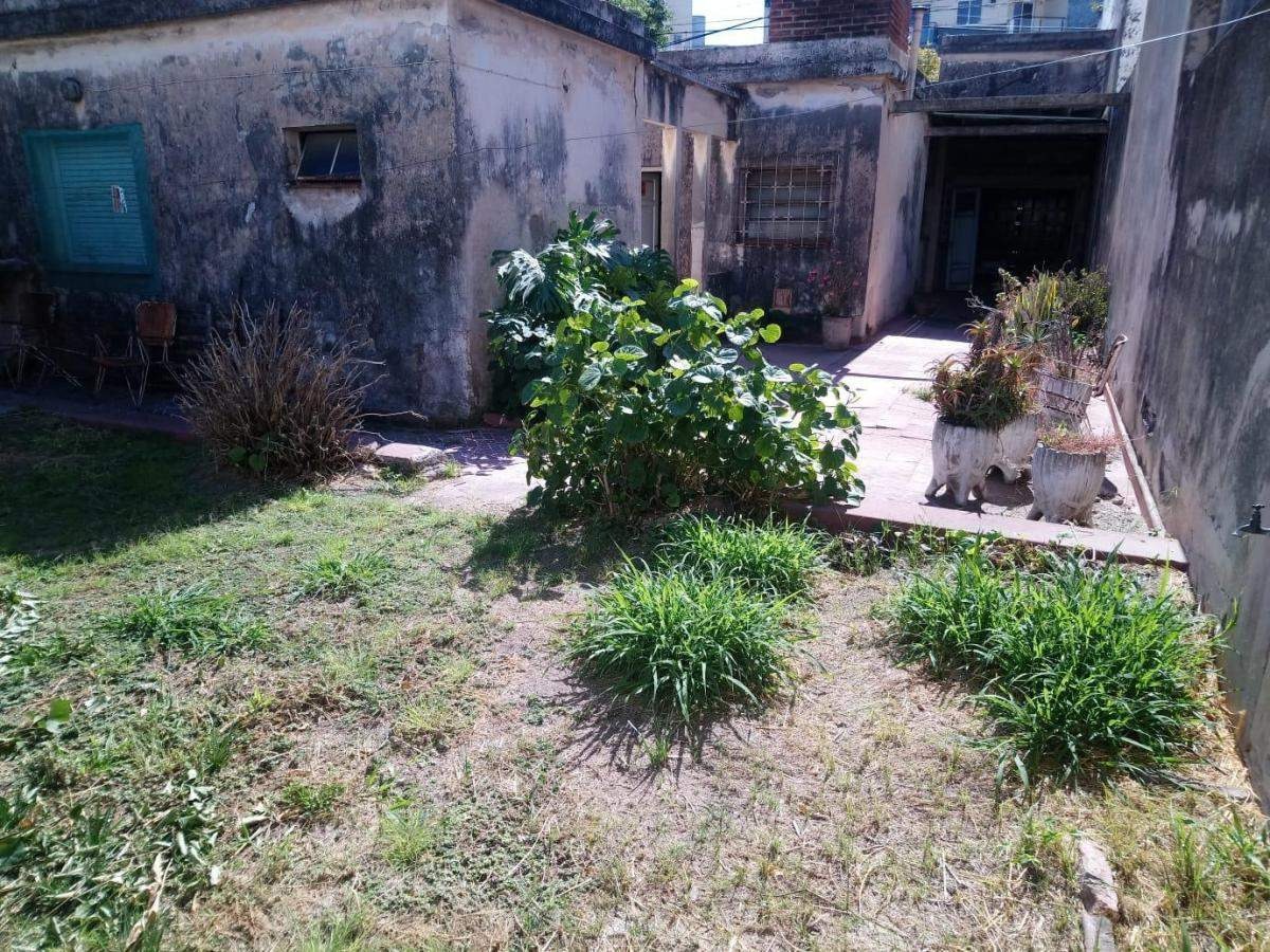 VENDO CASA A RECICLAR  O LOTE A DEMOLER 4 PISOS