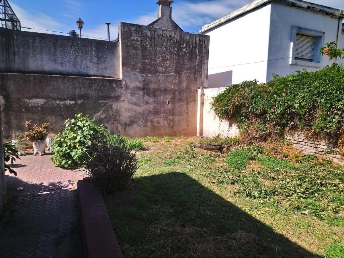 VENDO CASA A RECICLAR  O LOTE A DEMOLER 4 PISOS