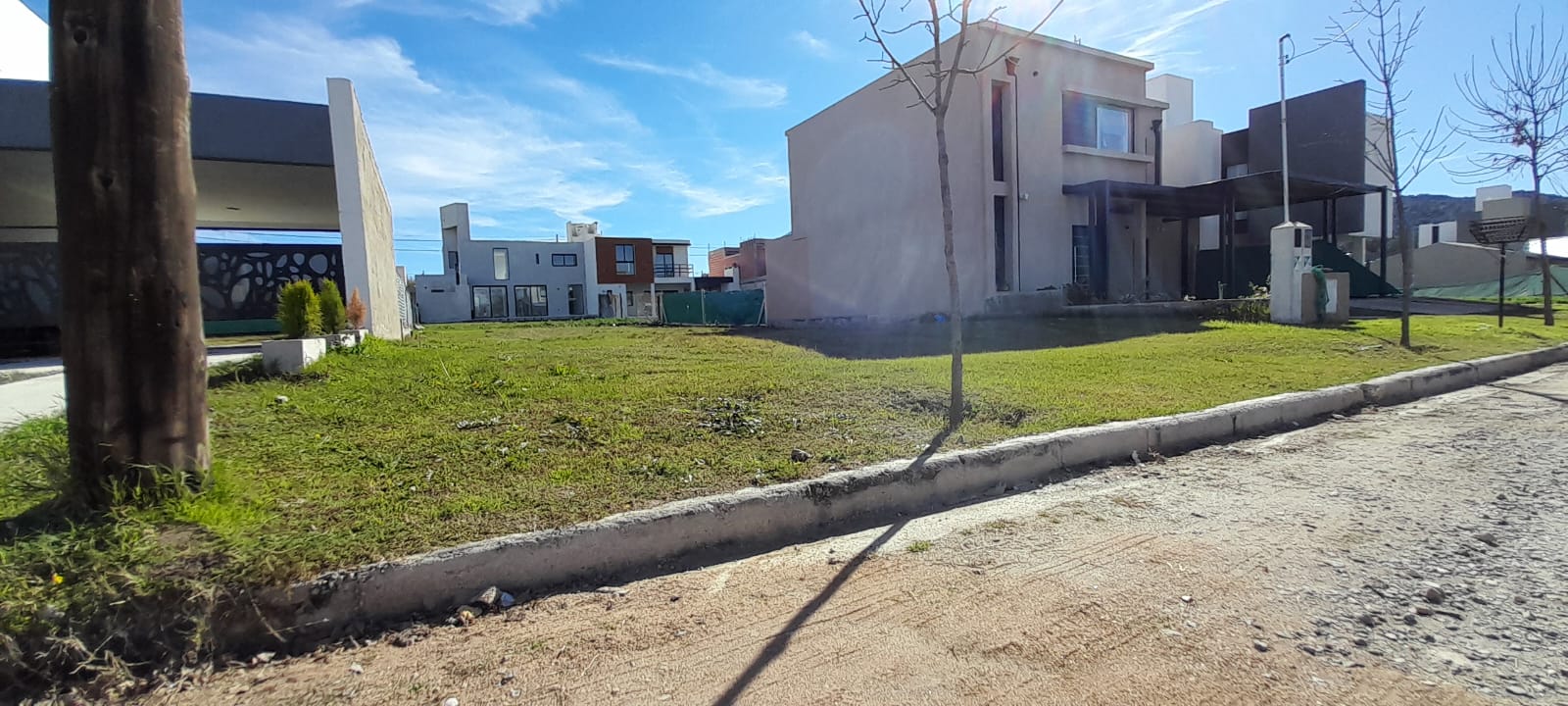 VENTA. LOTE TERRENO 350M2. TEJAS 4. SEGURIDAD 24HS. MALAGUEÑO. CÓRDOBA.