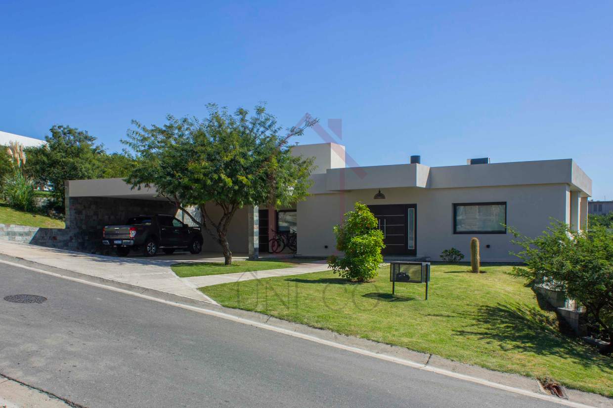 VENTA CASA 3 HABITACIONES PILETA COUNTRY LA PANKANA LA CALERA CÓRDOBA