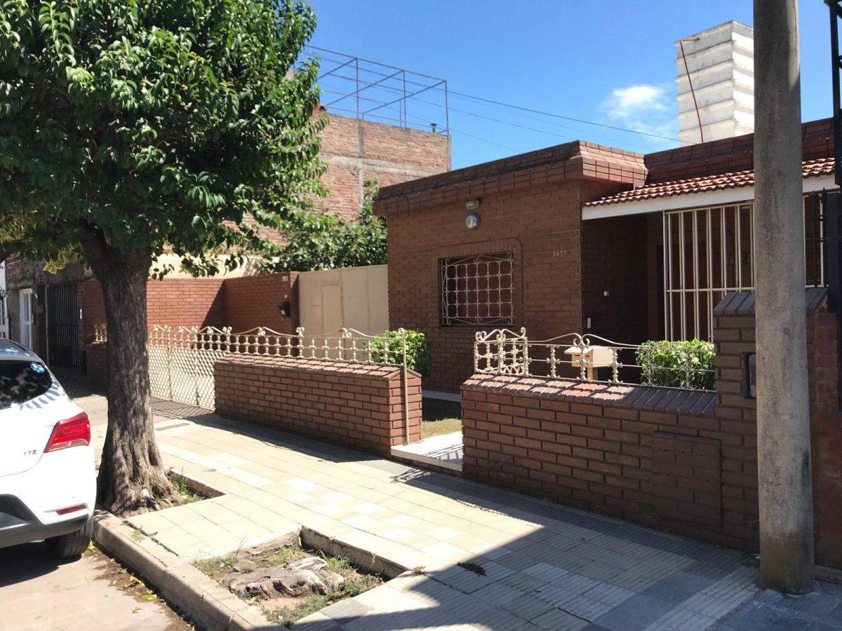 Casa más departamento en venta, Nueva Italia, Córdoba