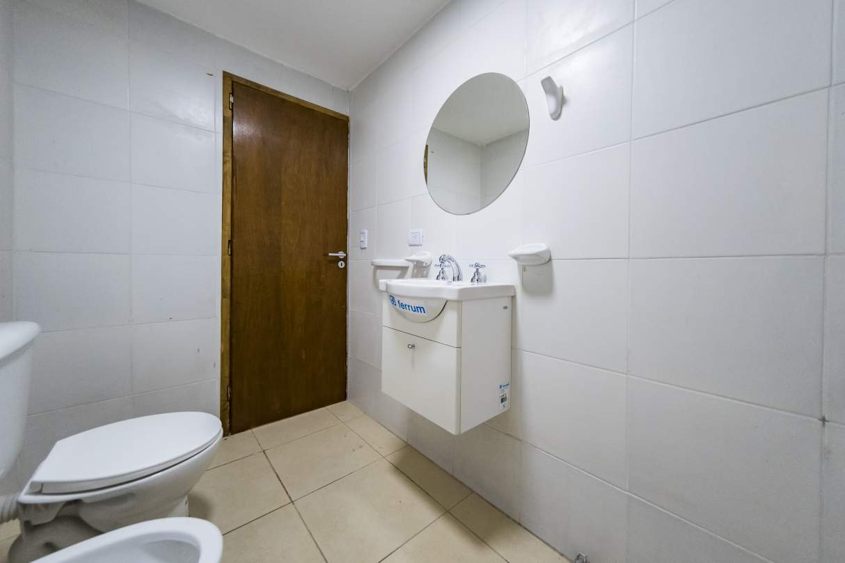 VENTA. DEPARTAMENTO A ESTRENAR. 2 DORM. PATIO CON PASTO. ALBERDI. CÓRDOBA