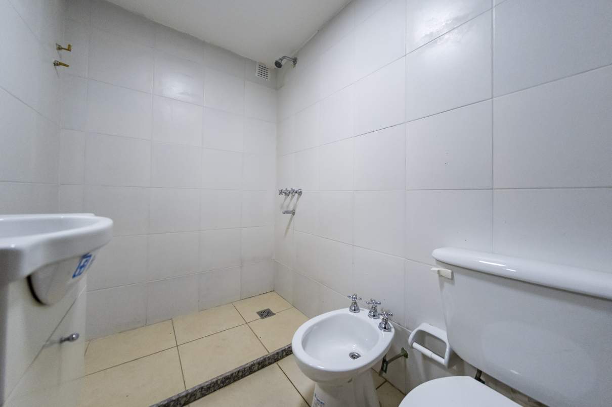 VENTA. DEPARTAMENTO A ESTRENAR. 2 DORM. PATIO CON PASTO. ALBERDI. CÓRDOBA