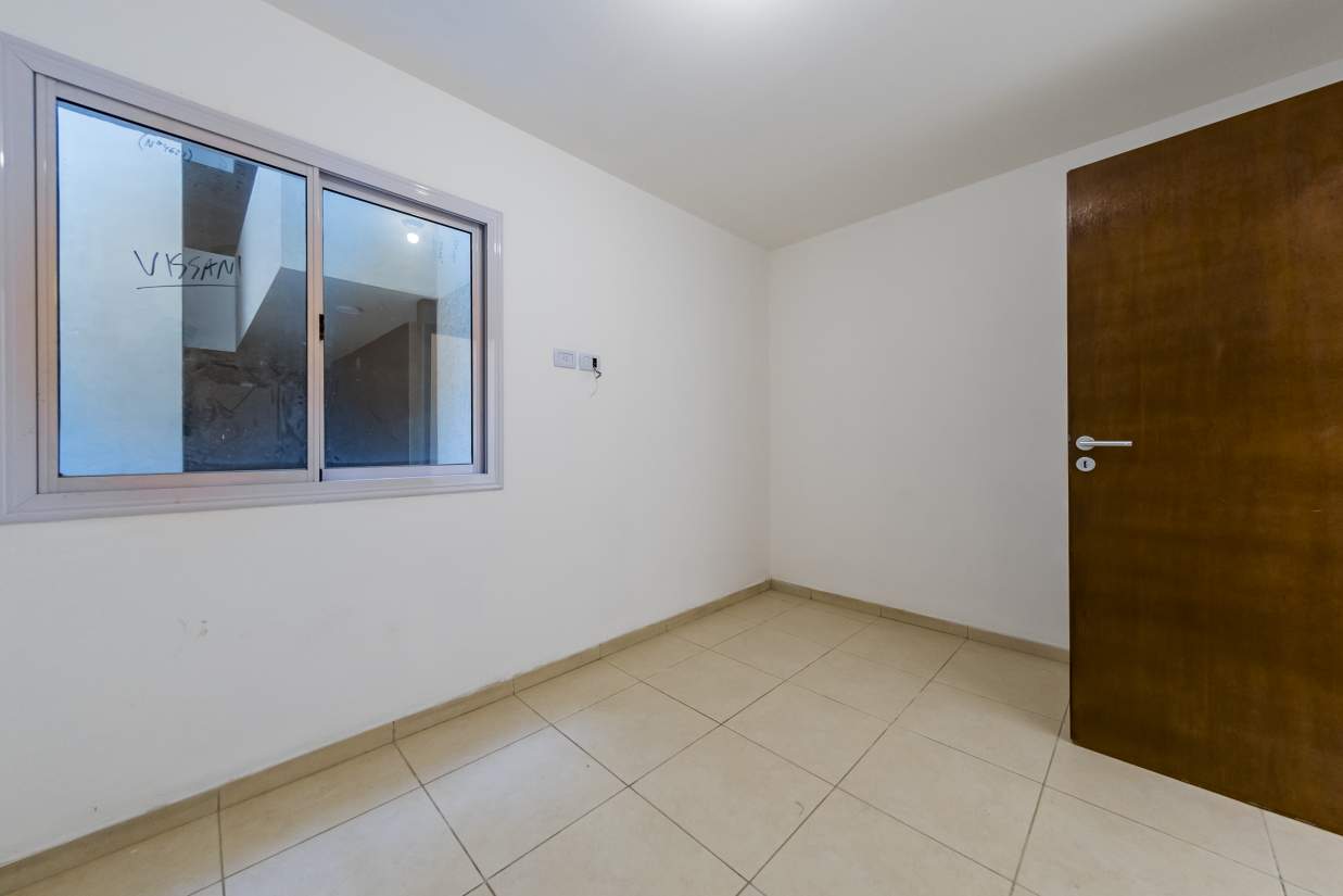 VENTA. DEPARTAMENTO A ESTRENAR. 2 DORM. PATIO CON PASTO. ALBERDI. CÓRDOBA