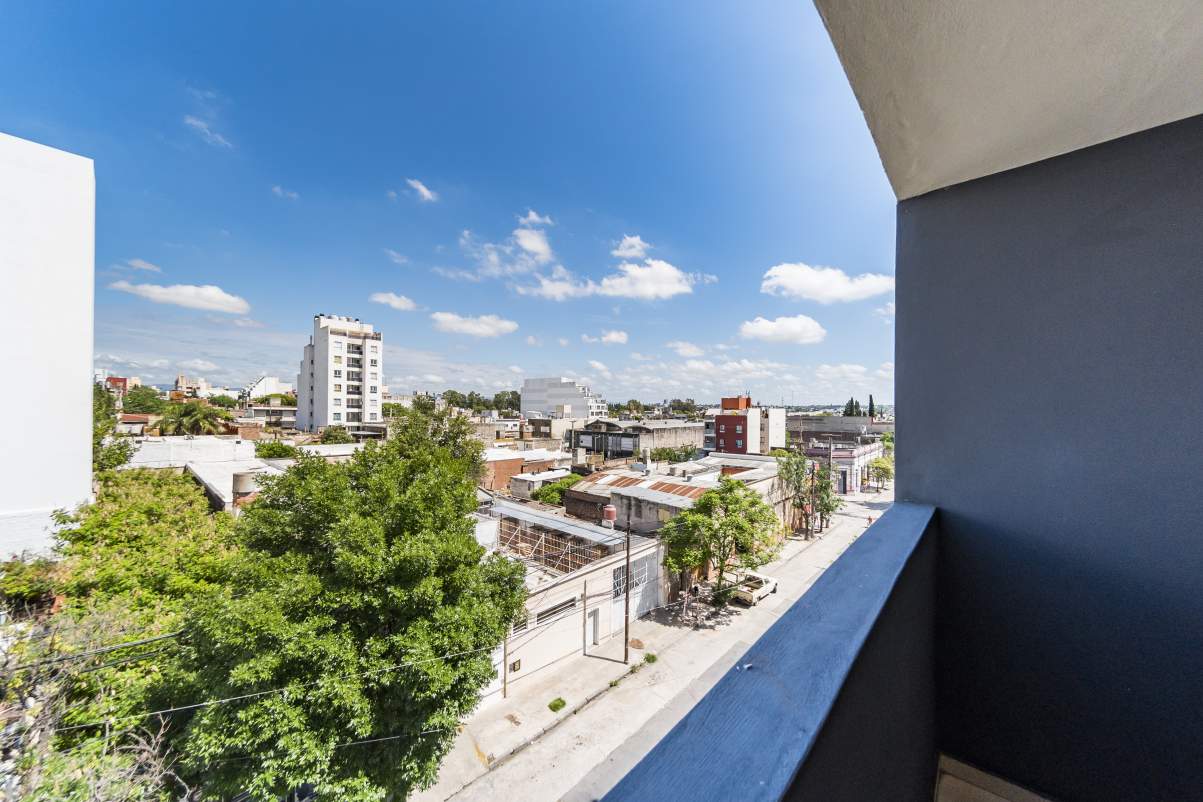 VENTA. DEPARTAMENTO A ESTRENAR. 2 DORMITORIOS. BALCÓN CON ASADOR. ALBERDI. CÓRDOBA.