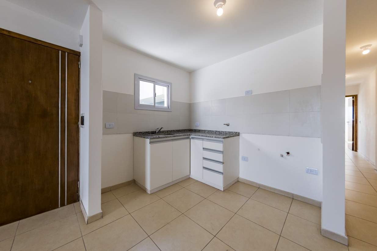 VENTA. DEPARTAMENTO A ESTRENAR. 2 DORMITORIOS. BALCÓN CON ASADOR. ALBERDI. CÓRDOBA.