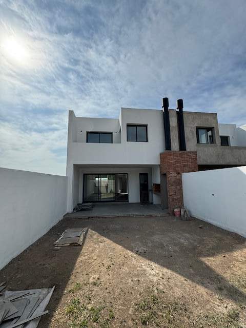 Amplio Duplex 3 Dormitorios en Distrito Sur