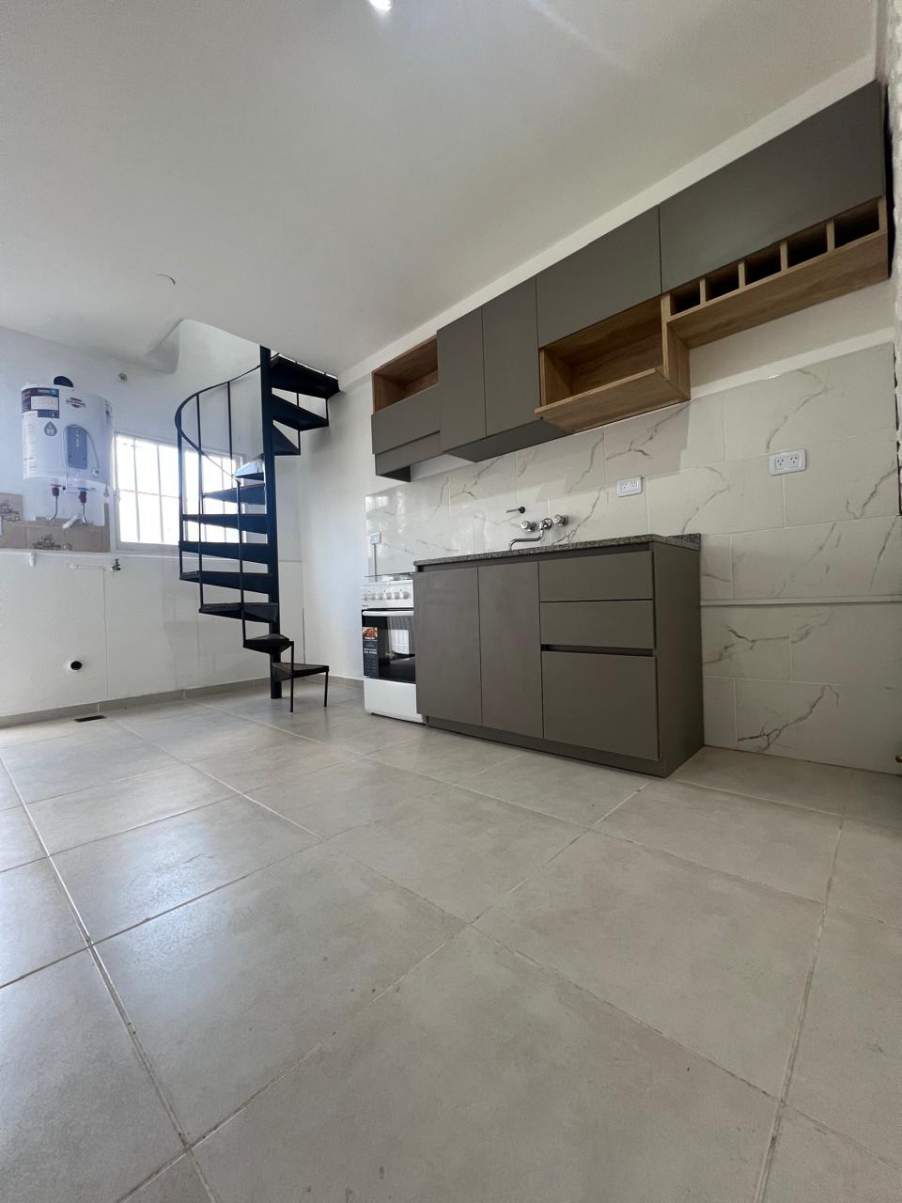 VENTA CASA 1 Dormitorio y 12 Cerro de las Rosas - Mariano Larra al 3700