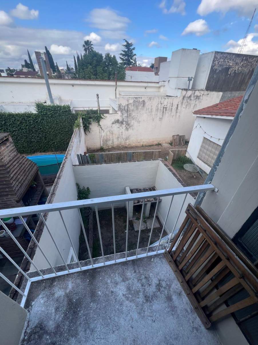 VENTA CASA 1 Dormitorio y 12 Cerro de las Rosas - Mariano Larra al 3700