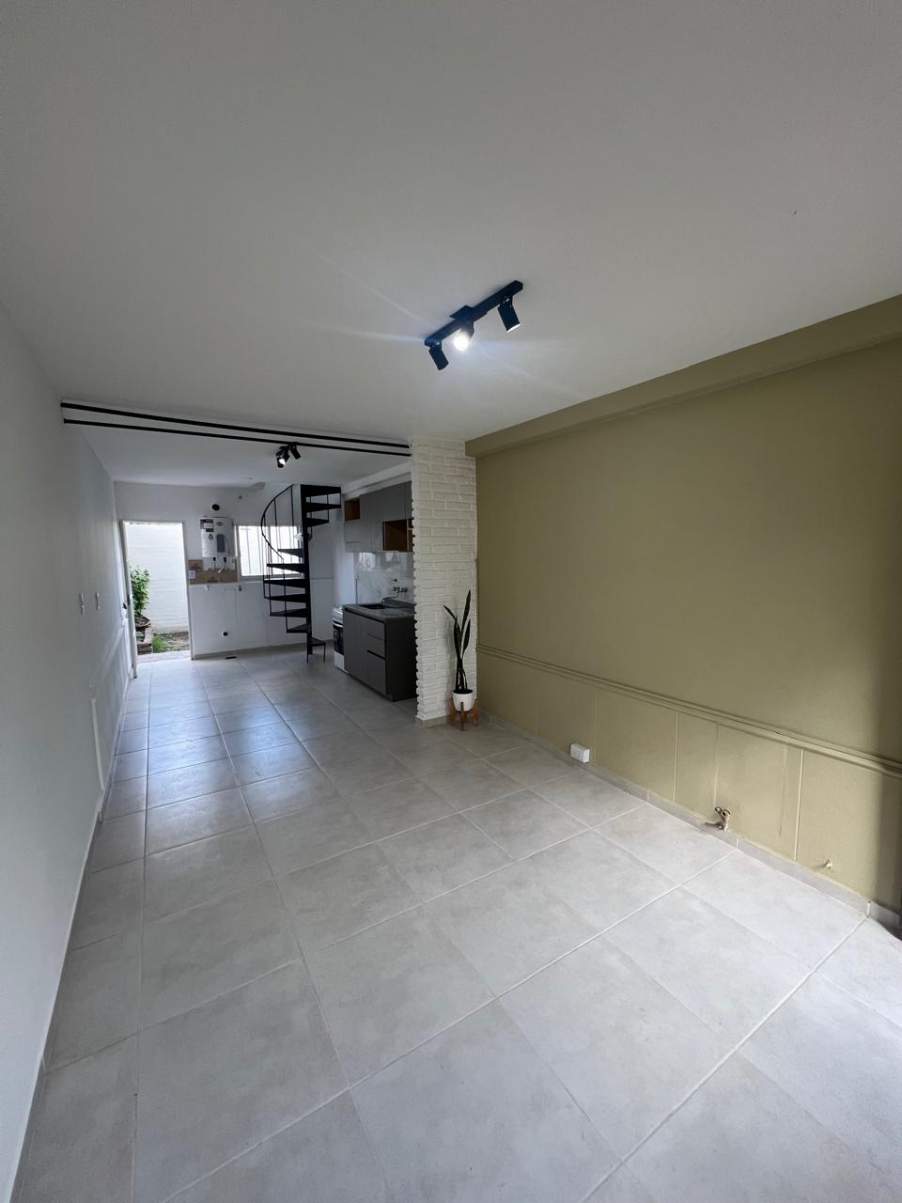 VENTA CASA 1 Dormitorio y 12 Cerro de las Rosas - Mariano Larra al 3700