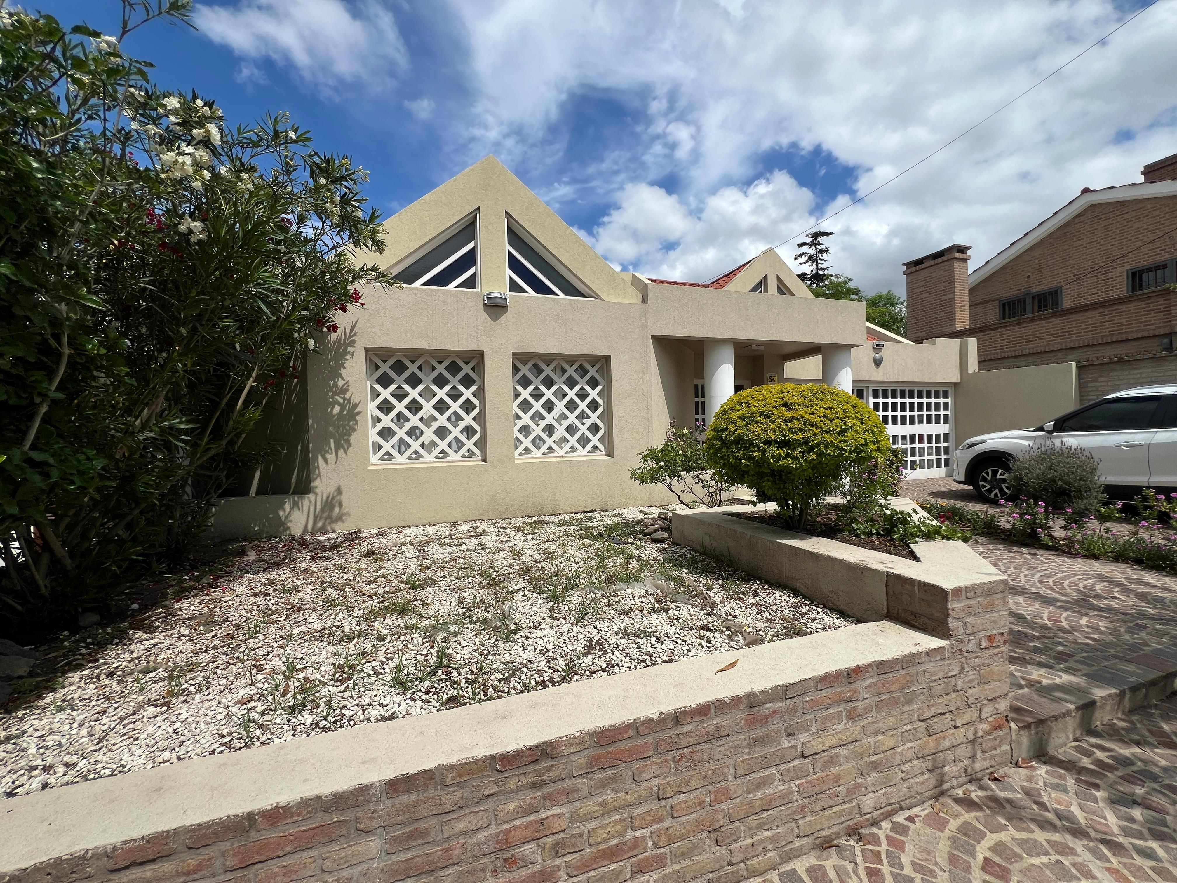 Colinas del Cerro  Reciclada 3 dorm- IMPECABLE