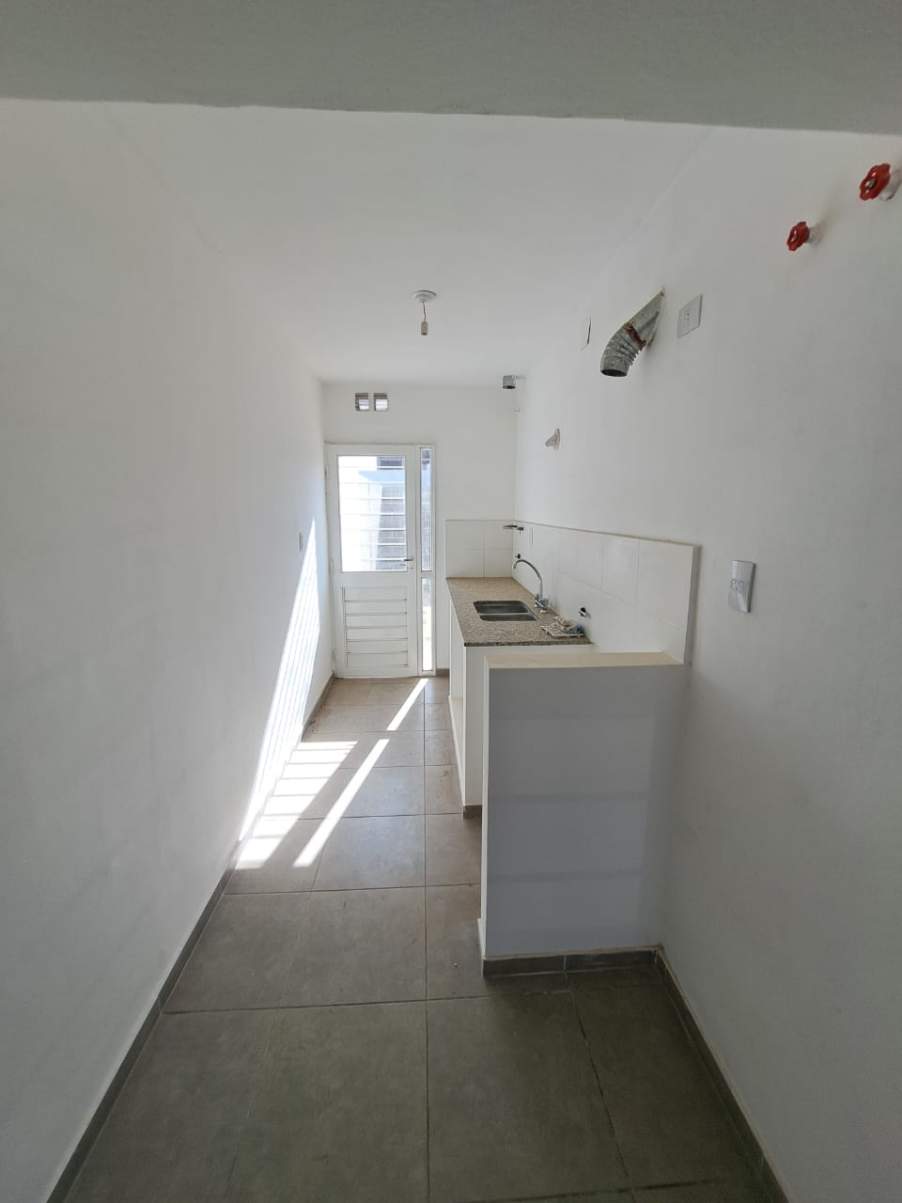 VENTA CASA MONOAMBIENTE ADJUDICADA UNIV DE HORIZONTE 2