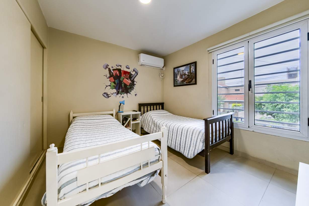 Nuevo Poeta Duplex 3 dormitorios mas escritorio, quinco, pileta cochera doble 145 mil