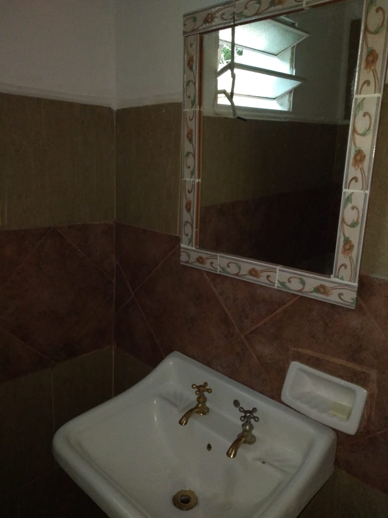 VENTA HOSPEDAJE A 1 CUADRA DE LA CALLE TECHADA- CAPILLA DEL MONTE