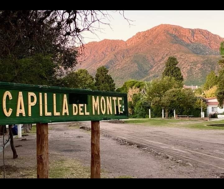 VENTA HOSPEDAJE A 1 CUADRA DE LA CALLE TECHADA- CAPILLA DEL MONTE