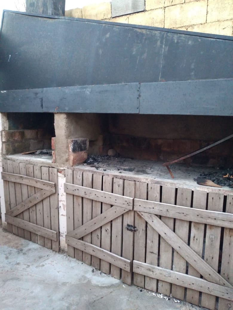 VENTA HOSPEDAJE A 1 CUADRA DE LA CALLE TECHADA- CAPILLA DEL MONTE