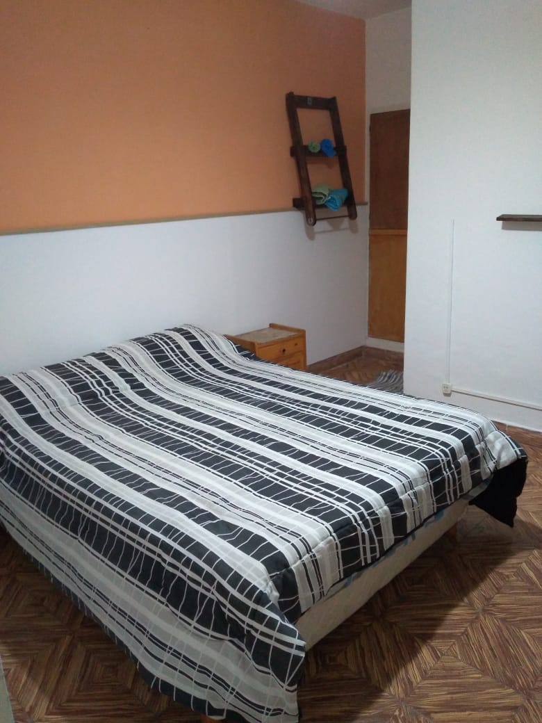 VENTA HOSPEDAJE A 1 CUADRA DE LA CALLE TECHADA- CAPILLA DEL MONTE