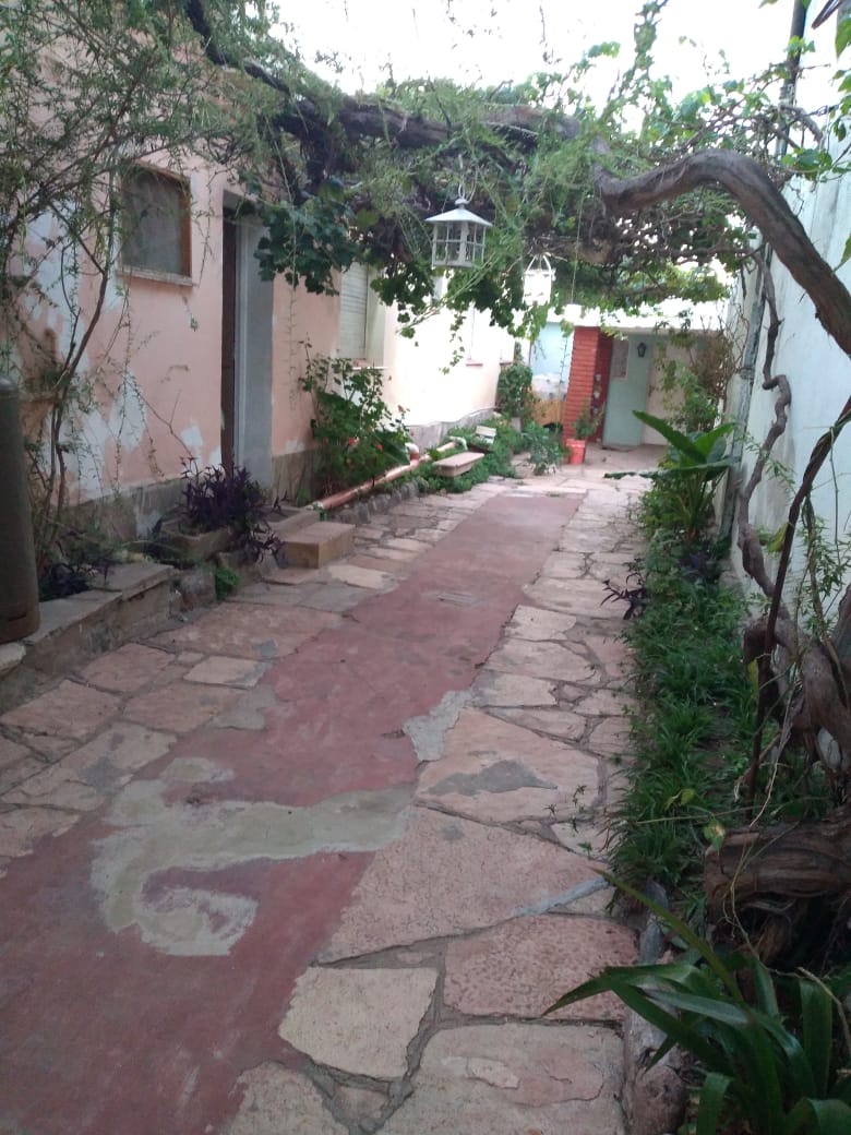 VENTA HOSPEDAJE A 1 CUADRA DE LA CALLE TECHADA- CAPILLA DEL MONTE