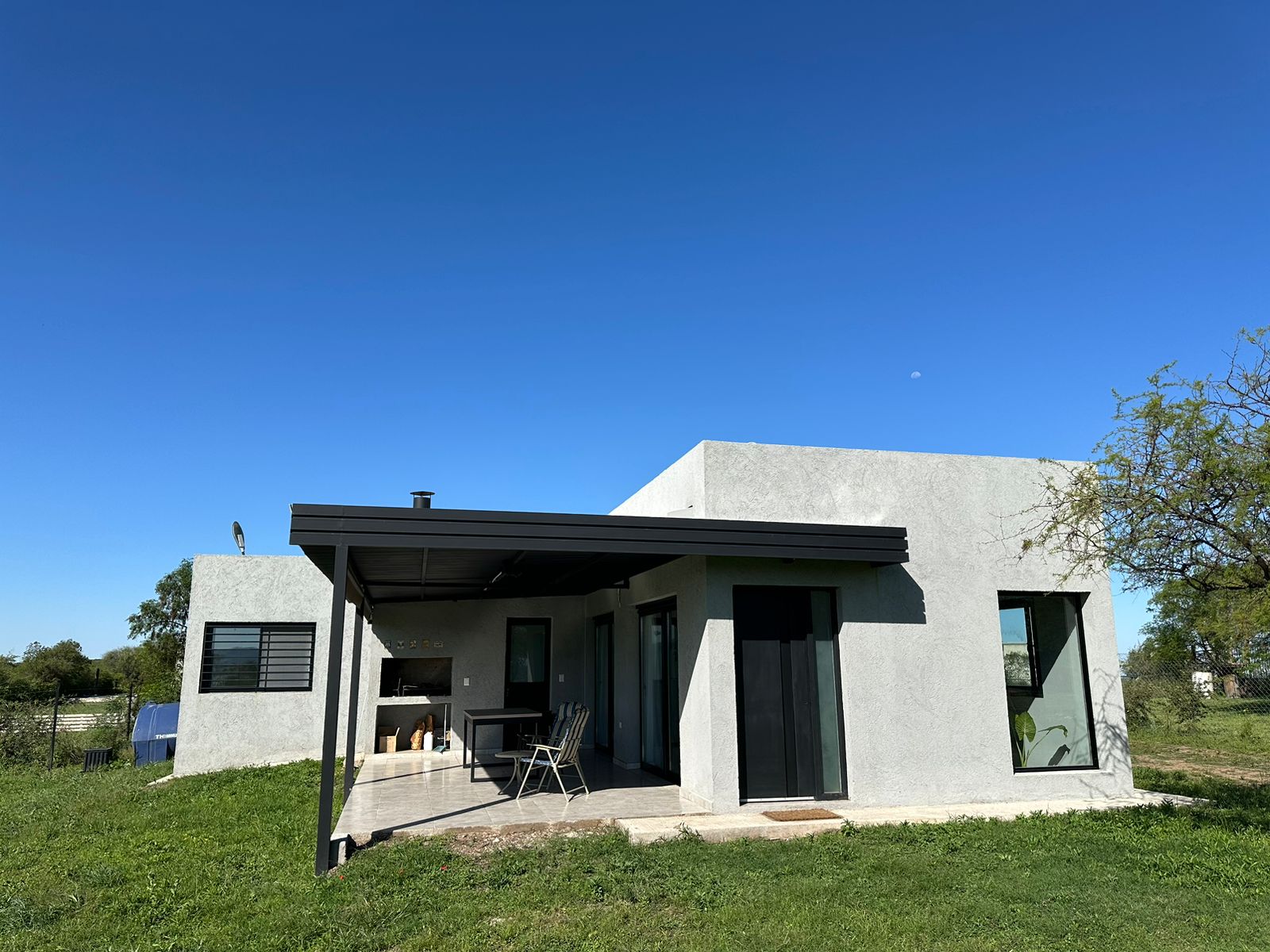 CASA EN VENTA BARRIO 4 VIENTOS UNQUILLO