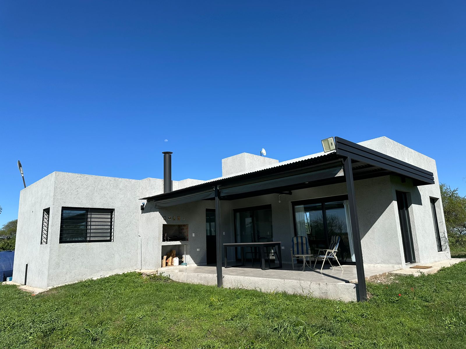 CASA EN VENTA BARRIO 4 VIENTOS UNQUILLO