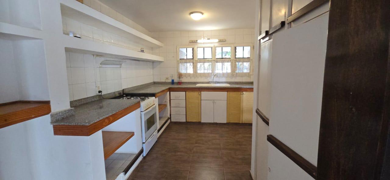 VENDE HERMOSA CASA  A CUADRAS DEL ORFEO