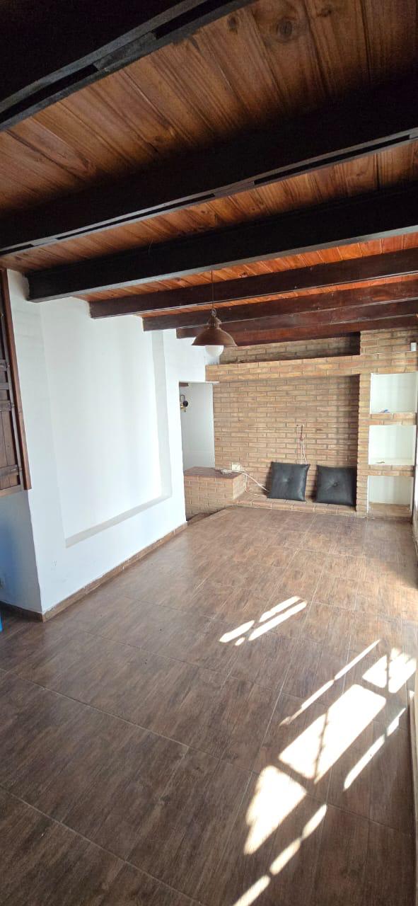VENDE HERMOSA CASA  A CUADRAS DEL ORFEO
