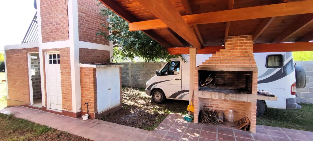 CASA DE 2 DORMITORIOS EN MINA CLAVERO