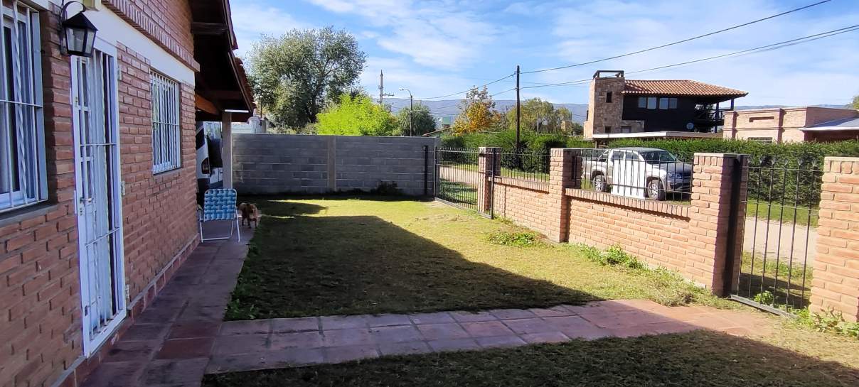 CASA DE 2 DORMITORIOS EN MINA CLAVERO