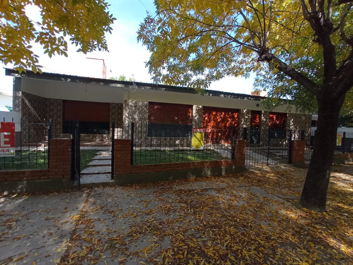 Casa y Departamento en venta sobre Costanera de Cura Brochero