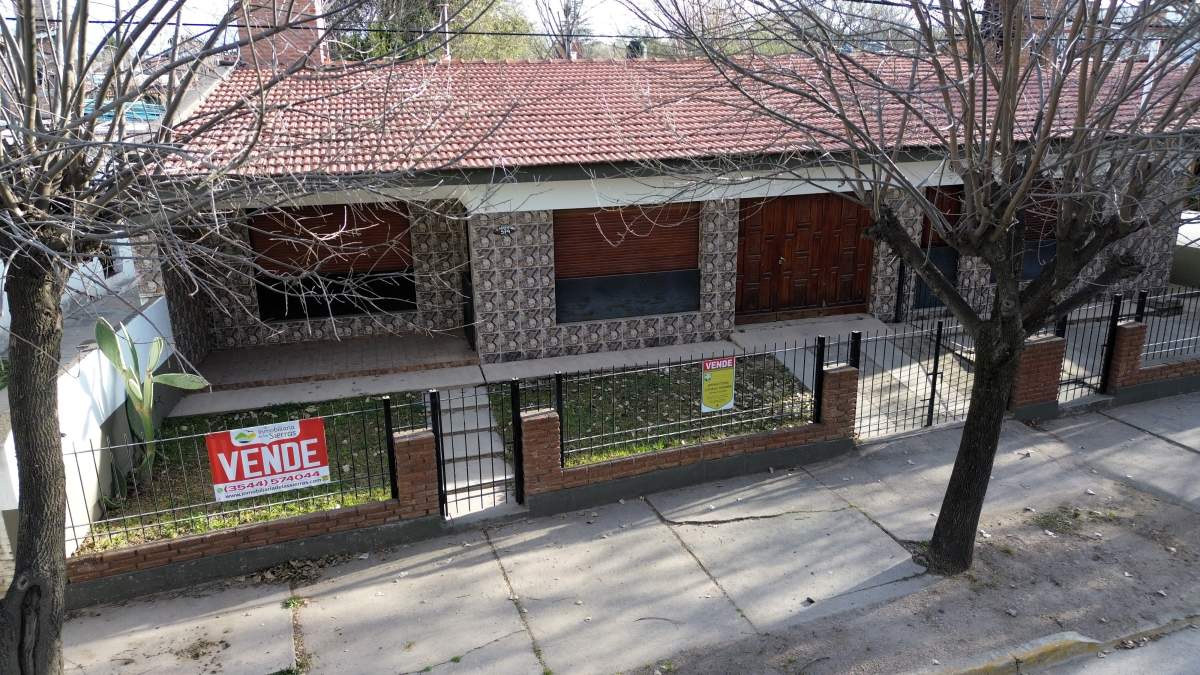 Casa y Departamento en venta sobre Costanera de Cura Brochero
