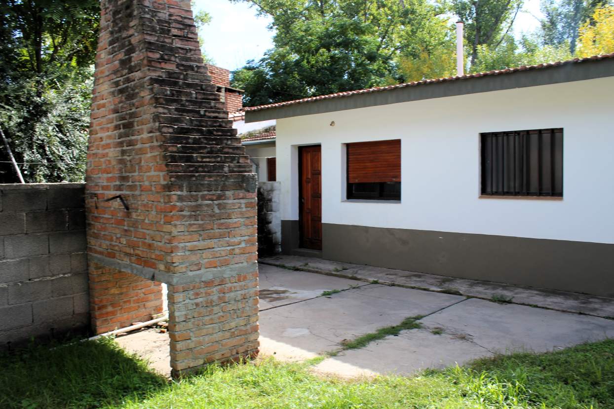 Casa y Departamento en venta sobre Costanera de Cura Brochero