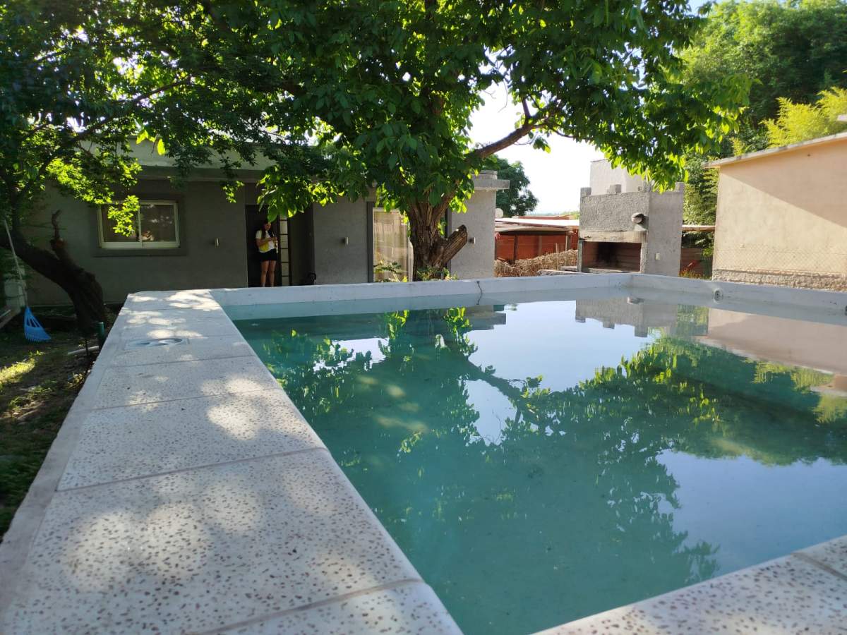 CASA EN VENTA UBICADA EN BIALET MASSE-BARRIO: Balcón del Lago