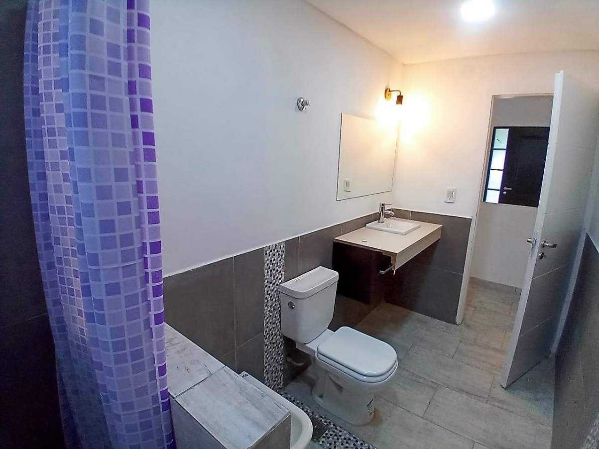 CASA EN VENTA UBICADA EN BIALET MASSE-BARRIO: Balcón del Lago