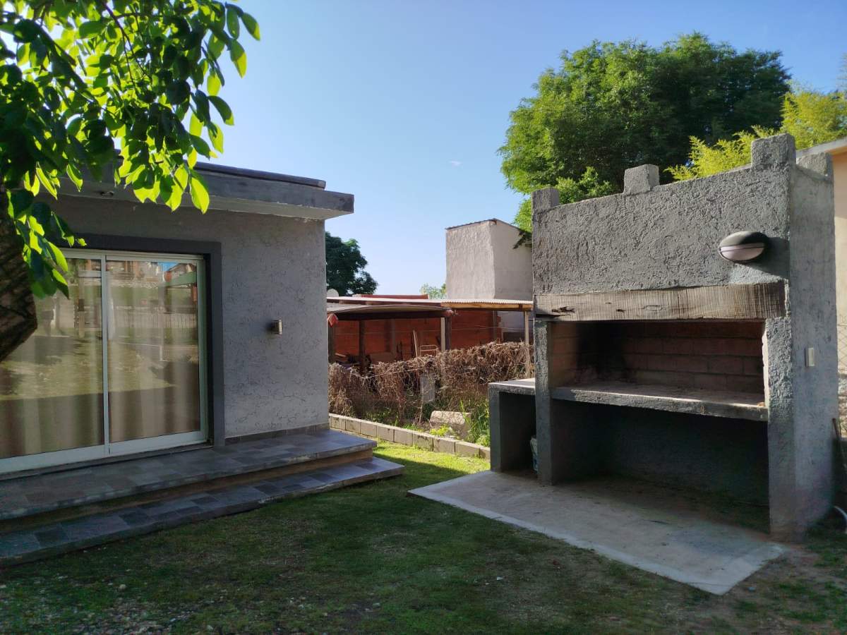 CASA EN VENTA UBICADA EN BIALET MASSE-BARRIO: Balcón del Lago