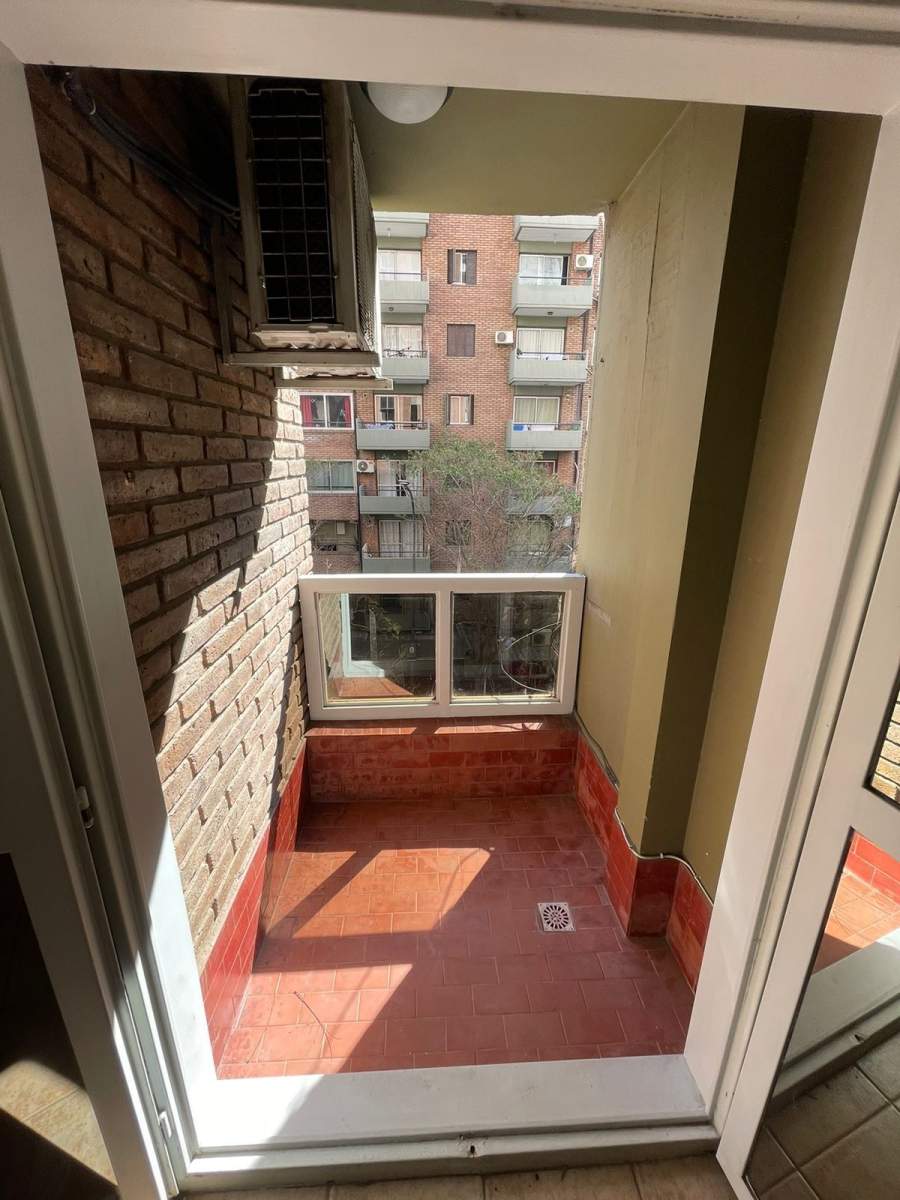 Vendo dpto 1 dorm. c balcón. Nueva Córdoba.