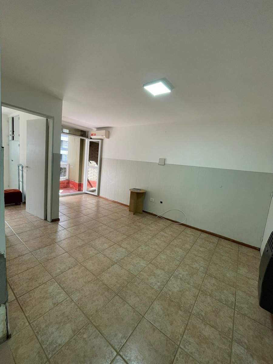 Vendo dpto 1 dorm. c balcón. Nueva Córdoba.