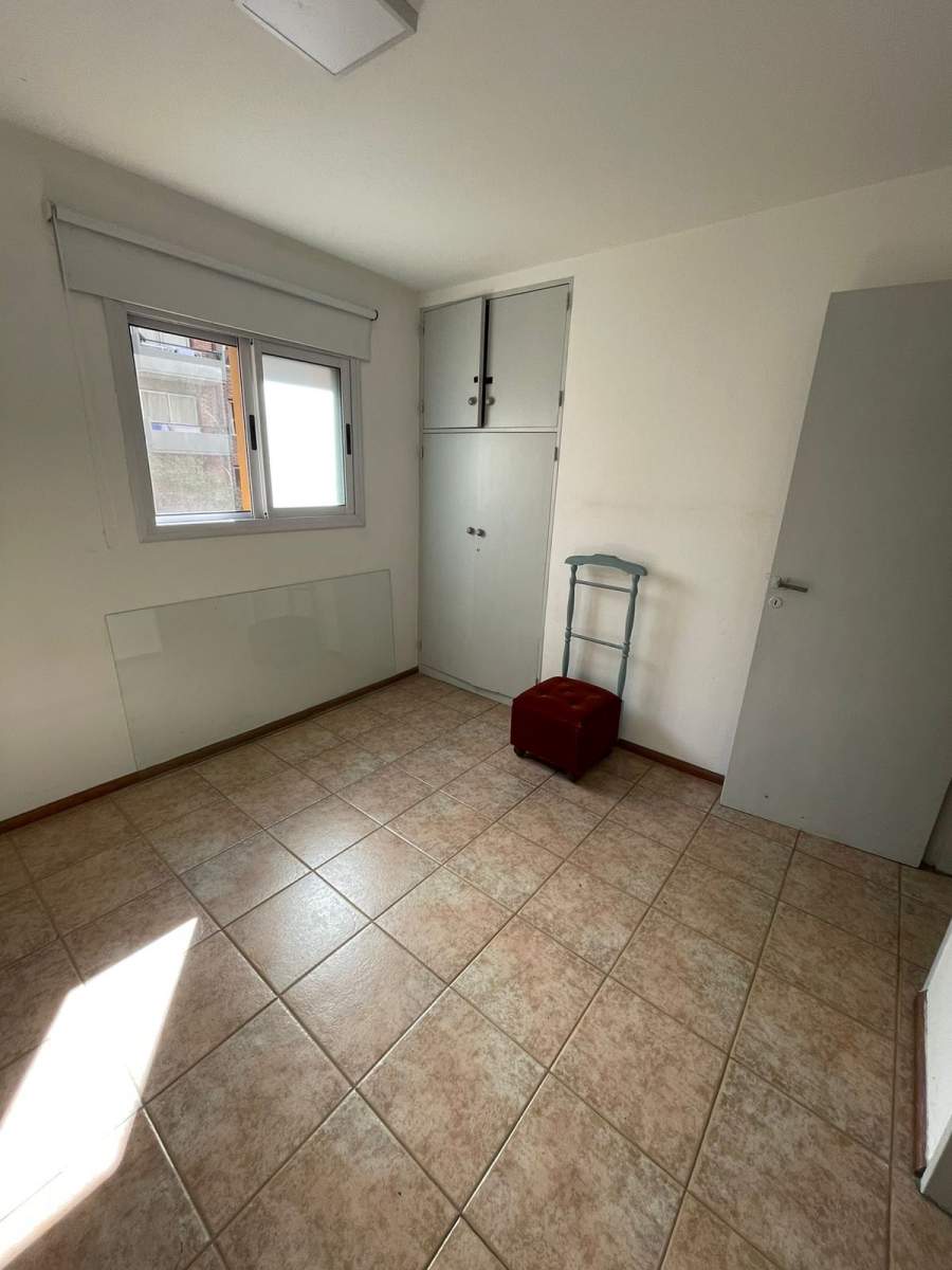 Vendo dpto 1 dorm. c balcón. Nueva Córdoba.