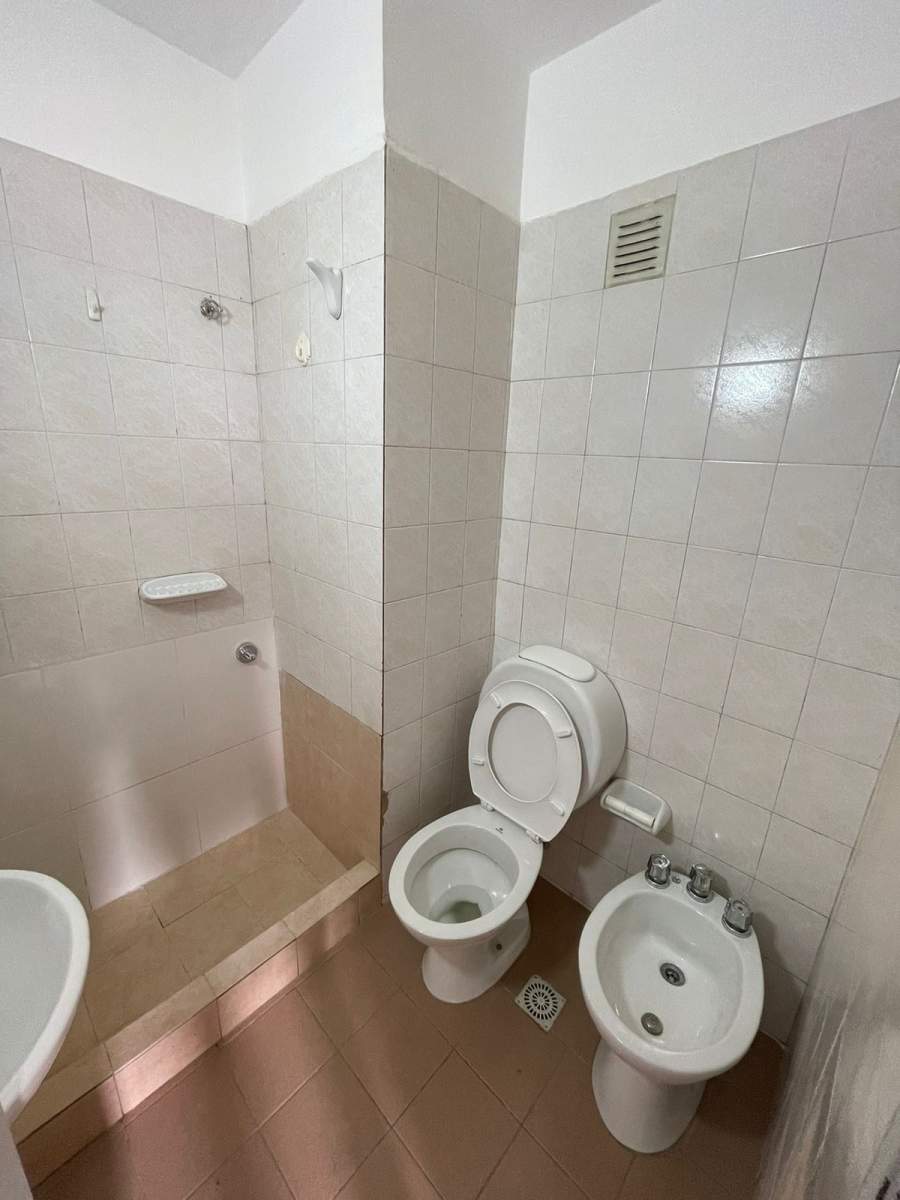 Vendo dpto 1 dorm. c balcón. Nueva Córdoba.